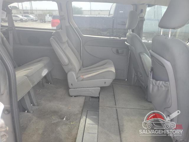 2C4GP44R05R520349 2005 CHRYSLER MINIVAN photo no. 11