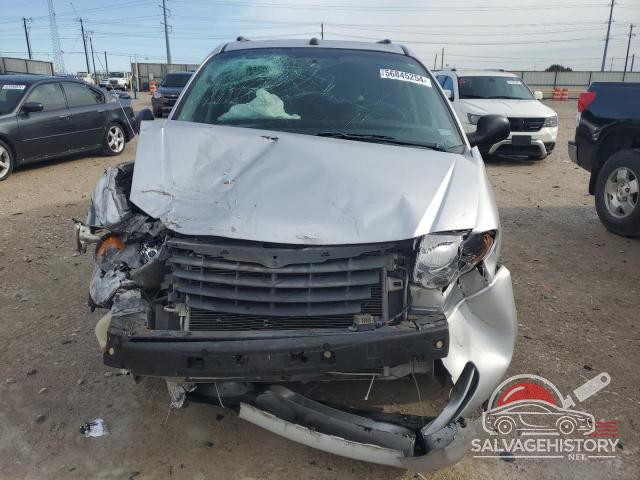 2C4GP44R05R520349 2005 CHRYSLER MINIVAN photo no. 5