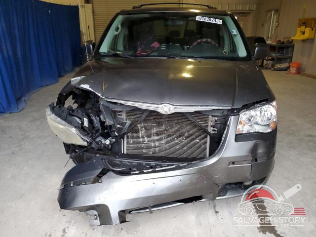 2A4RR5DX3AR286154 2010 CHRYSLER MINIVAN photo no. 5