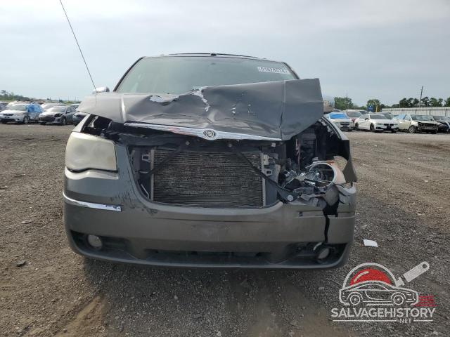 2A4RR7DXXAR357703 2010 CHRYSLER MINIVAN photo no. 5