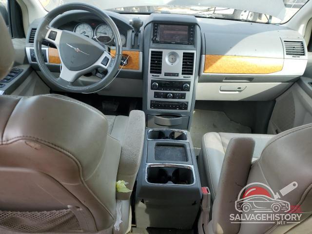 2A4RR7DXXAR357703 2010 CHRYSLER MINIVAN photo no. 8