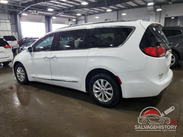 2C4RC1BG7JR119251 2018 CHRYSLER PACIFICA photo no. 2