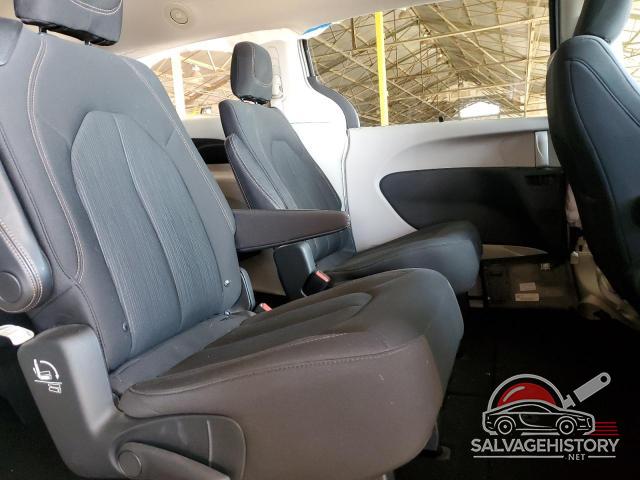 2C4RC1FG4JR278450 2018 CHRYSLER PACIFICA photo no. 11