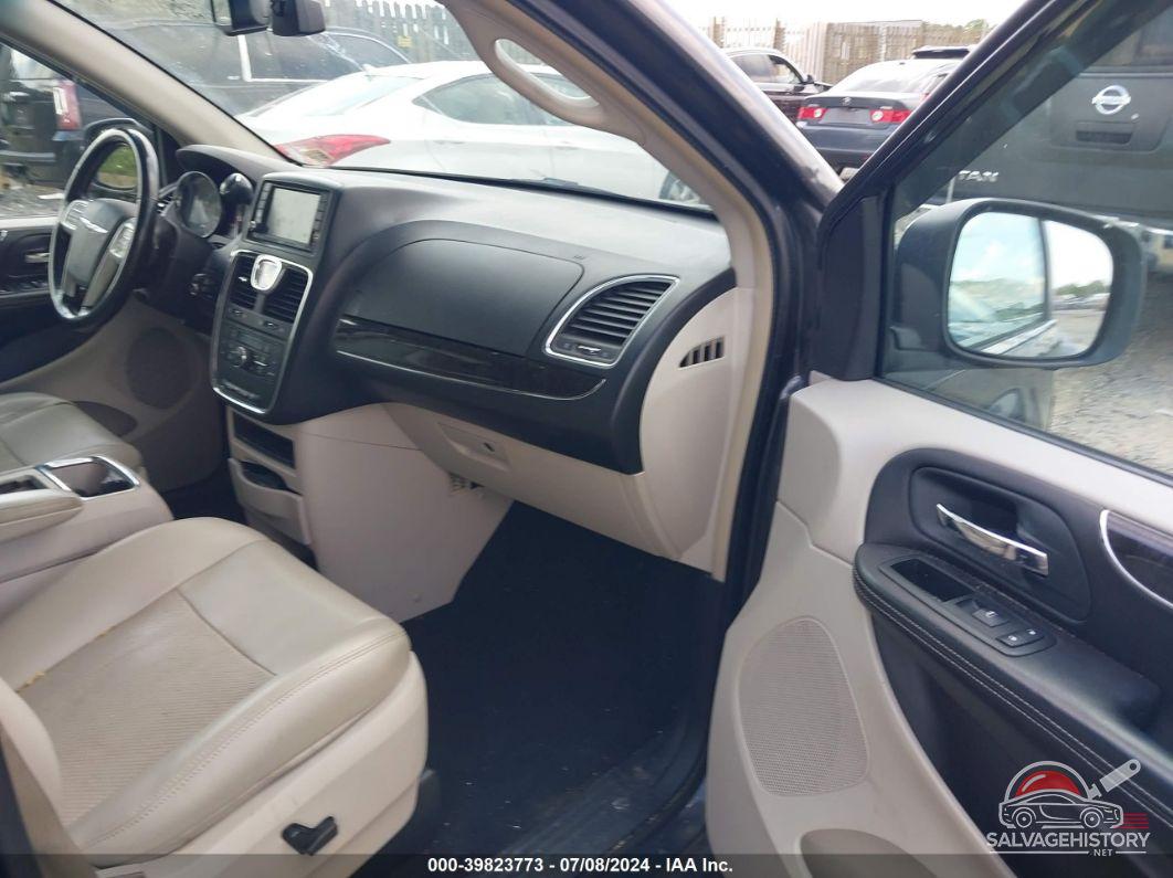 2A4RR8DG1BR610530 2011 CHRYSLER TOWN & COUNTRY photo no. 5