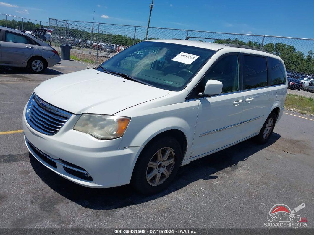 2C4RC1BG0DR556366 2013 CHRYSLER TOWN & COUNTRY photo no. 2