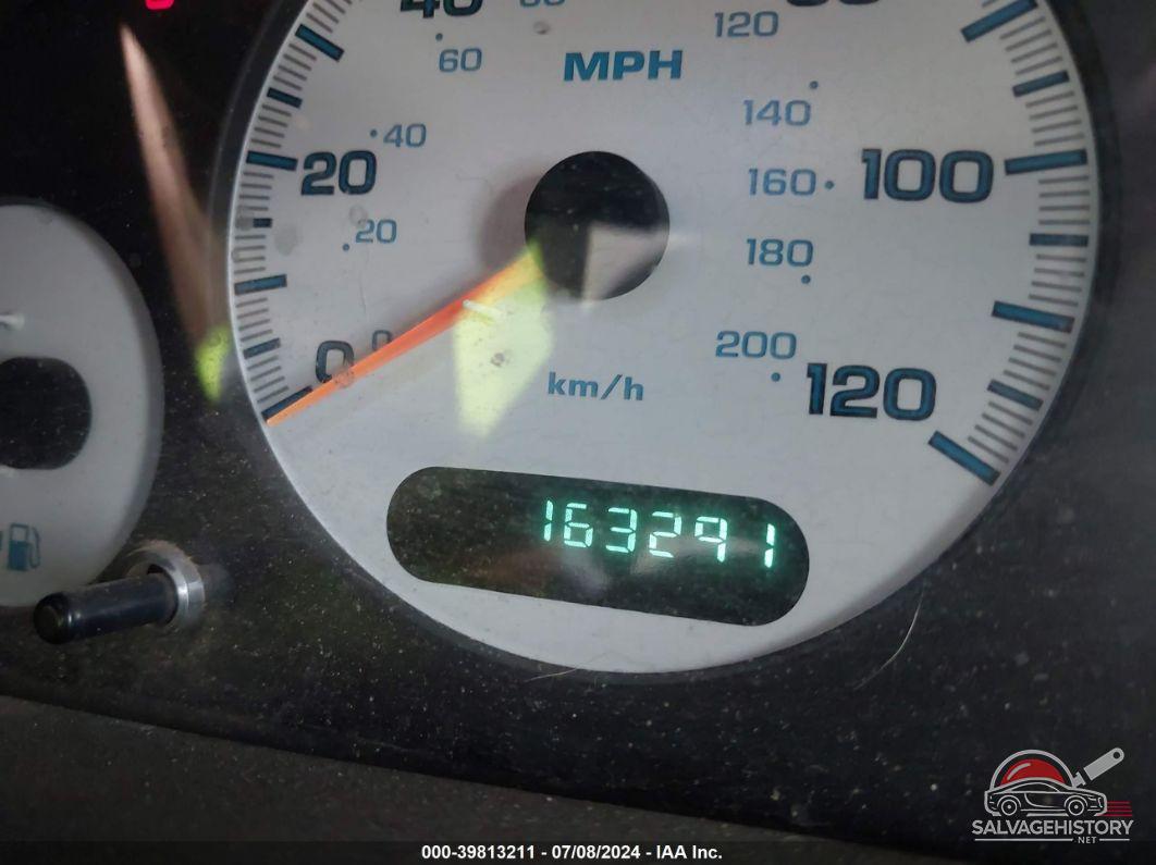 1C8GJ25G41B103701 2001 CHRYSLER VOYAGER photo no. 7