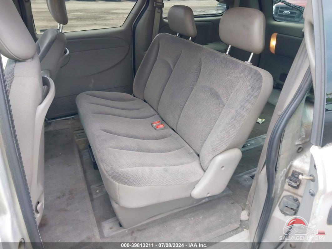 1C8GJ25G41B103701 2001 CHRYSLER VOYAGER photo no. 8