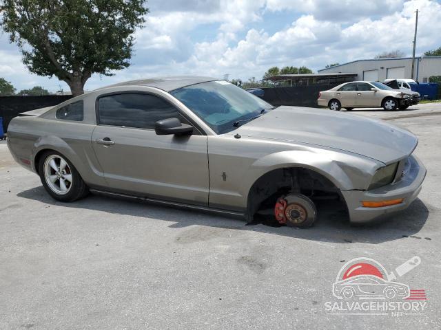 1ZVFT80N255134642 2005 FORD ALL Models photo no. 4