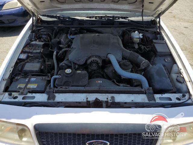 2FAFP71W41X177855 2001 FORD CROWN VIC photo no. 11