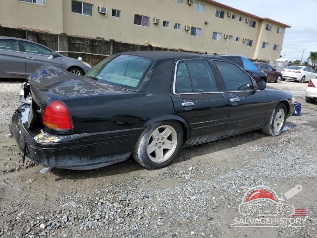 2FAFP74W22X100110 2002 FORD CROWN VIC photo no. 3