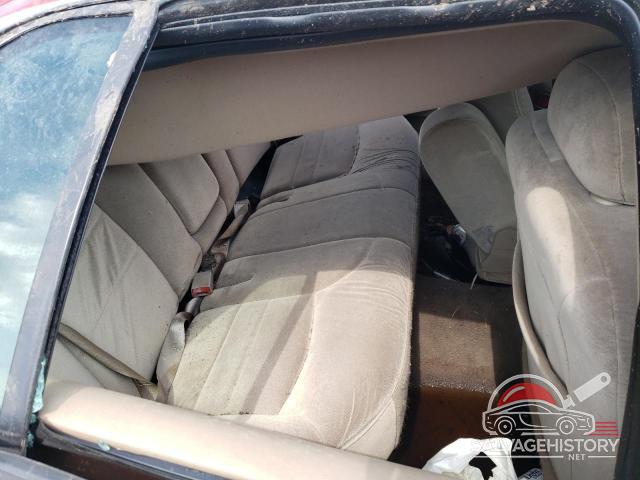 2FAFP74WX2X147465 2002 FORD CROWN VIC photo no. 10