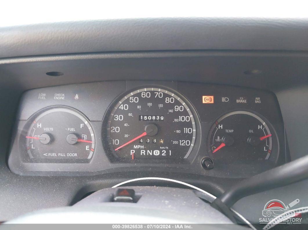 2FAFP74W82X149988 2002 FORD CROWN VICTORIA photo no. 7