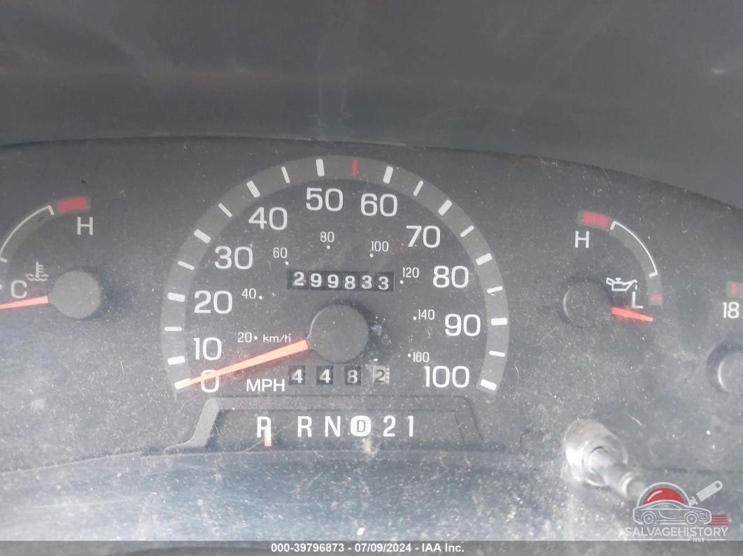 1FTEE1427VHA32378 1997 FORD E-150 photo no. 7