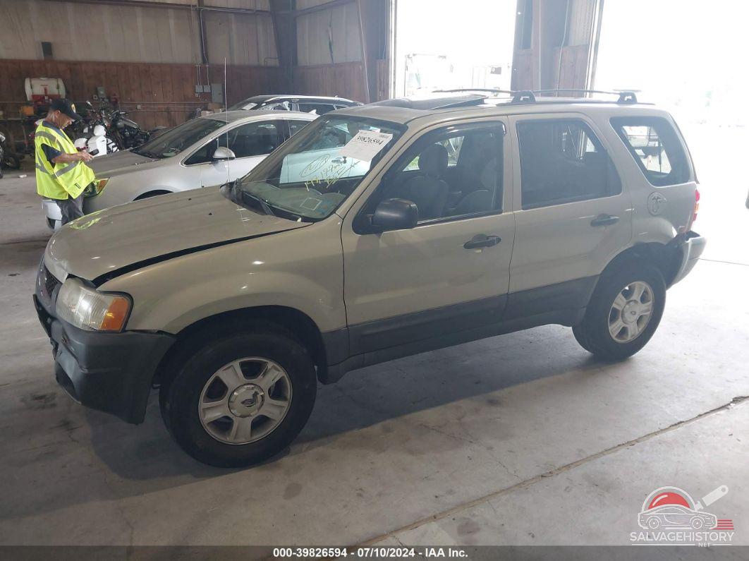 1FMYU93104KA25101 2004 FORD ESCAPE photo no. 2
