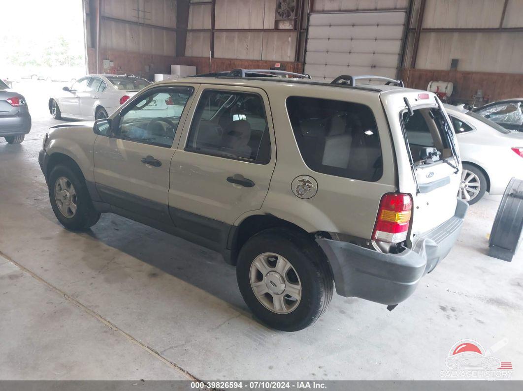 1FMYU93104KA25101 2004 FORD ESCAPE photo no. 3