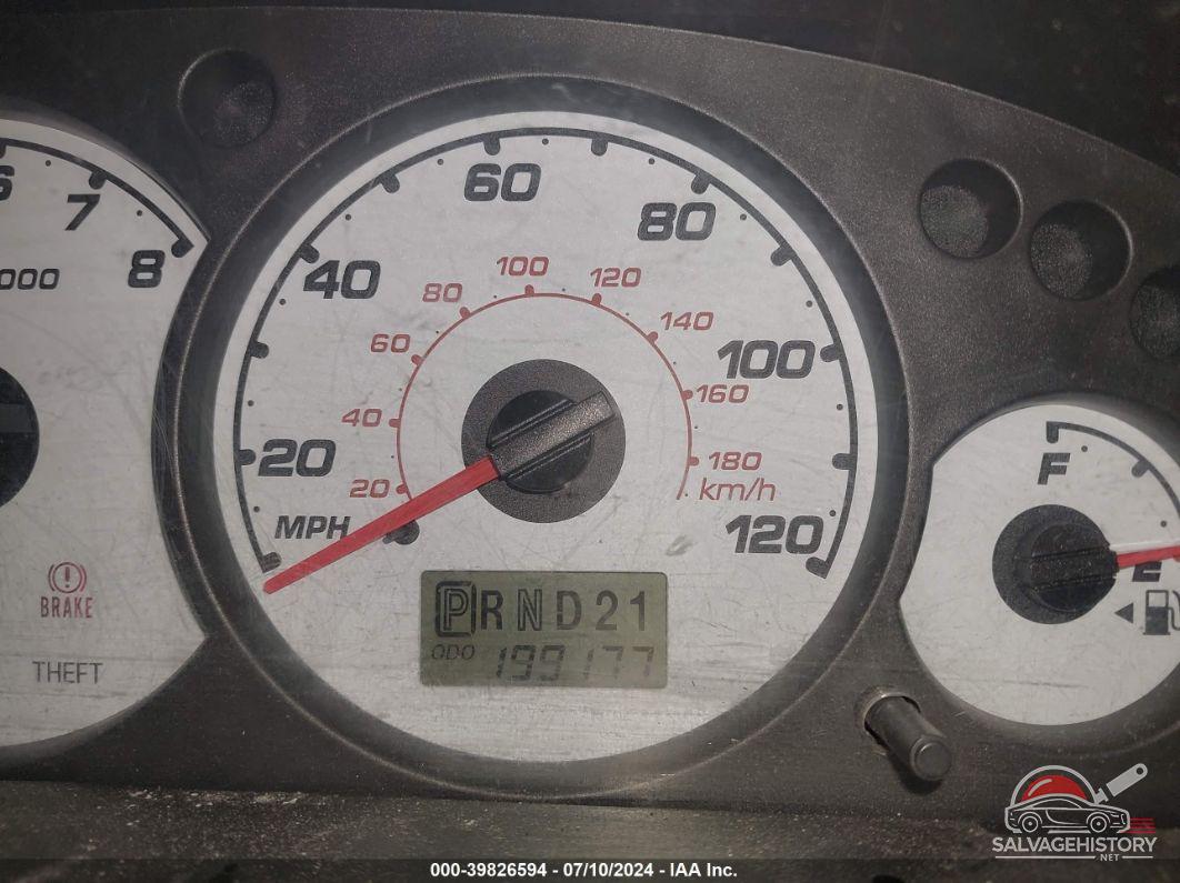 1FMYU93104KA25101 2004 FORD ESCAPE photo no. 7