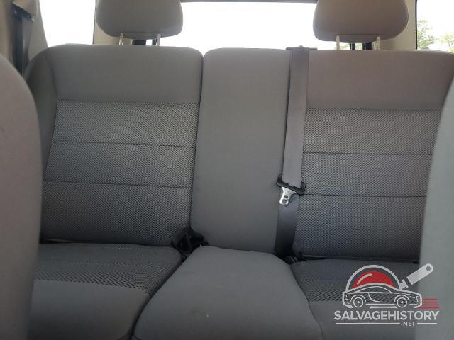 1FMYU03175KB51999 2005 FORD ESCAPE photo no. 10