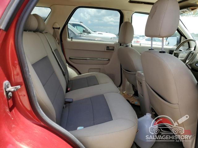 1FMCU03118KC23648 2008 FORD ESCAPE photo no. 10