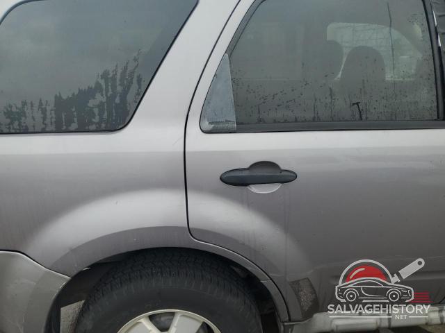 1FMCU03Z58KA30070 2008 FORD ESCAPE photo no. 11