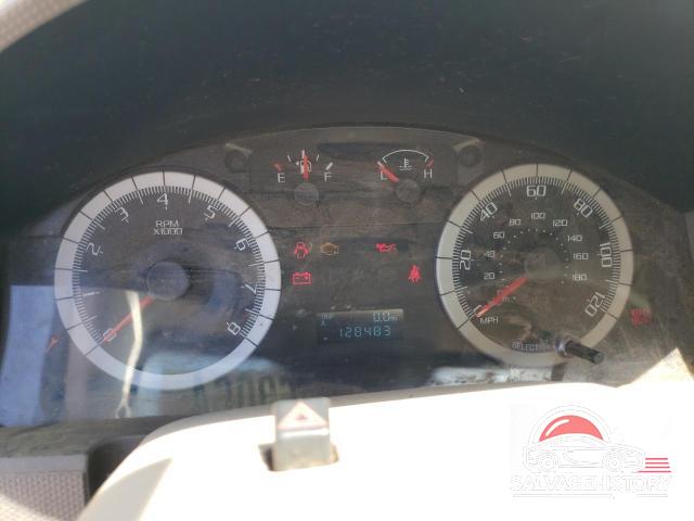1FMCU93Z18KA09589 2008 FORD ESCAPE photo no. 9