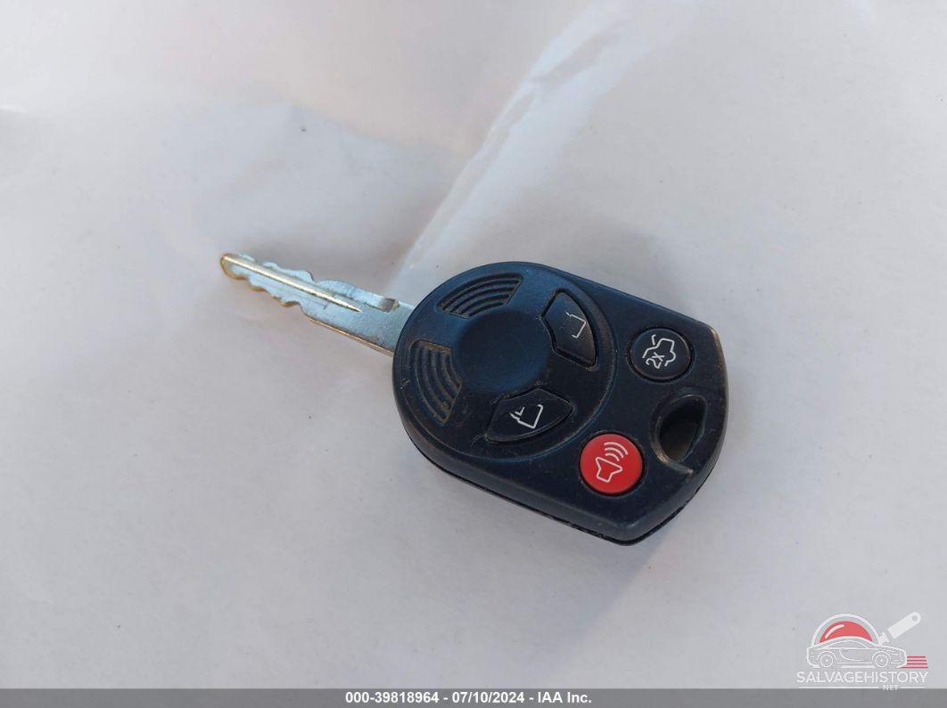 1FMCU03789KA60227 2009 FORD ESCAPE photo no. 11