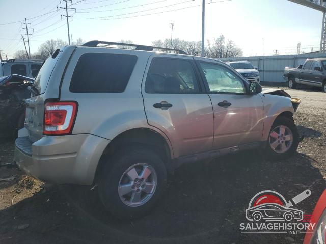 1FMCU9DG5AKC47612 2010 FORD ESCAPE photo no. 3