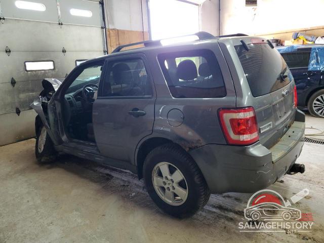 1FMCU9DGXAKC58475 2010 FORD ESCAPE photo no. 2