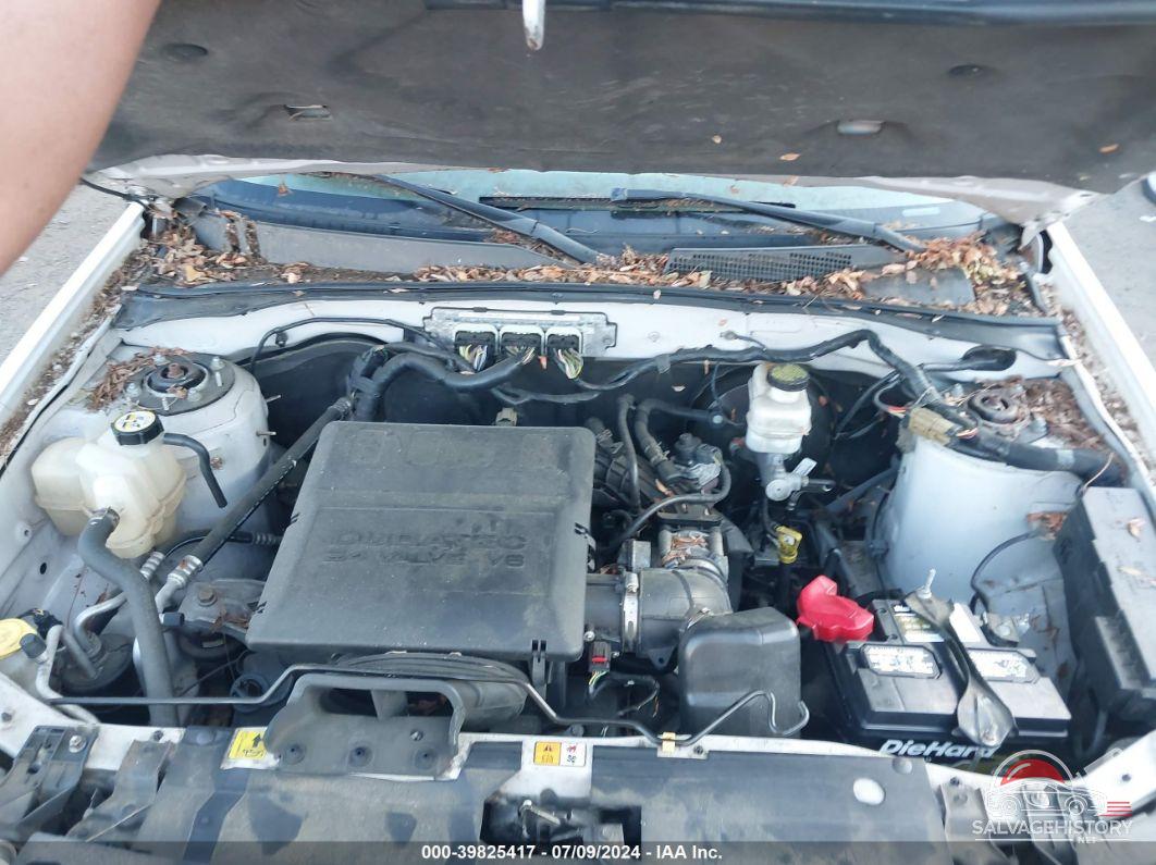 1FMCU0DG7BKC40318 2011 FORD ESCAPE photo no. 10