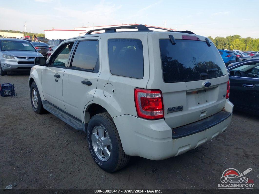 1FMCU0DG7BKC40318 2011 FORD ESCAPE photo no. 3