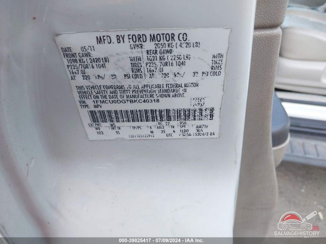 1FMCU0DG7BKC40318 2011 FORD ESCAPE photo no. 9