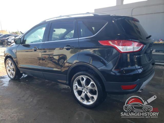 1FMCU0J96DUC67538 2013 FORD ESCAPE photo no. 2