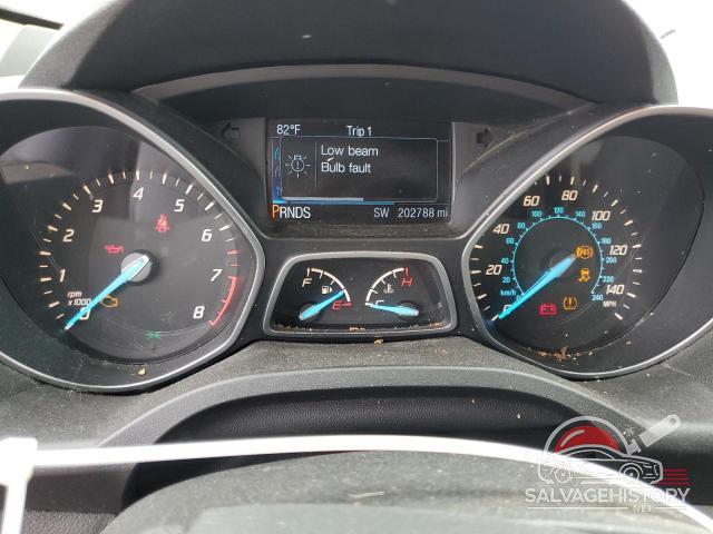 1FMCU0GX5FUA64276 2015 FORD ESCAPE photo no. 9