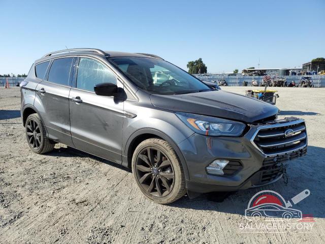 1FMCU0G93HUA32429 2017 FORD ESCAPE photo no. 4