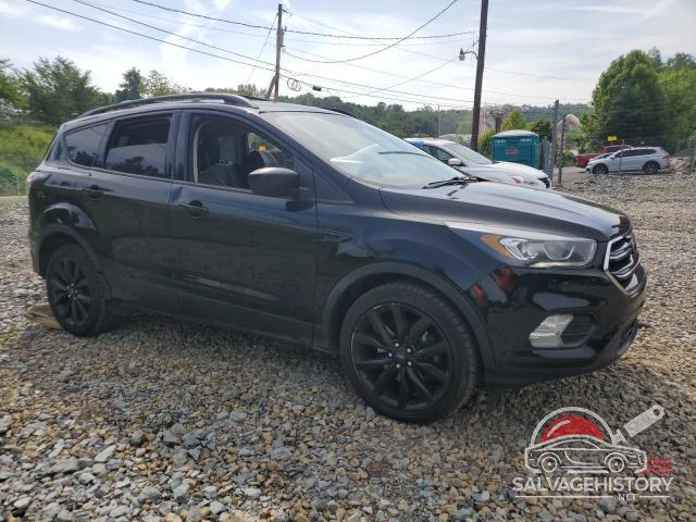 1FMCU9GD3HUB08062 2017 FORD ESCAPE photo no. 4