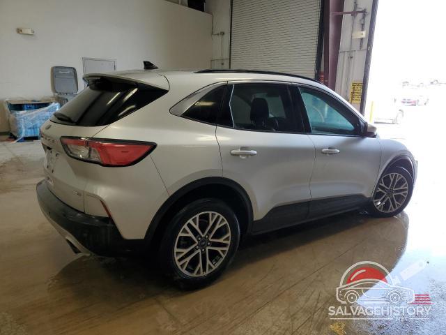 1FMCU9H69LUA81426 2020 FORD ESCAPE photo no. 3