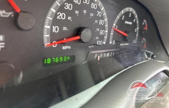 1FMRU15W71LB42257 2001 FORD EXPEDITION photo no. 8
