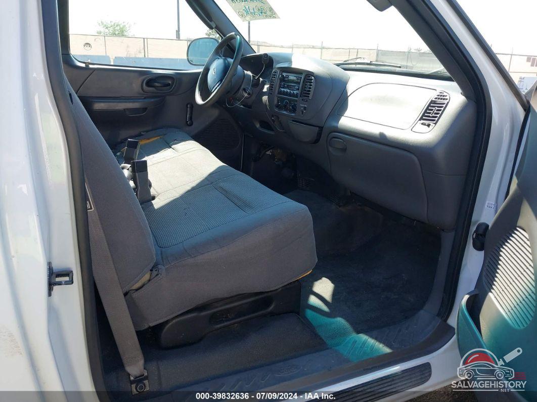 1FTRF17252NB23222 2002 FORD F-150 photo no. 5