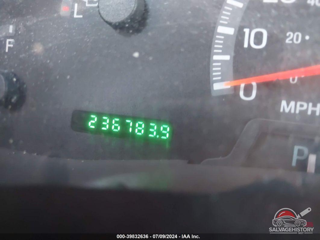 1FTRF17252NB23222 2002 FORD F-150 photo no. 7