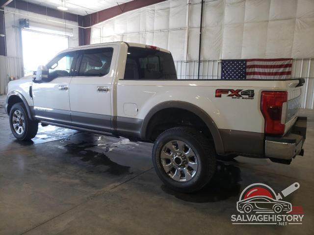 1FT7W2BT2JEB58392 2018 FORD F250 photo no. 2