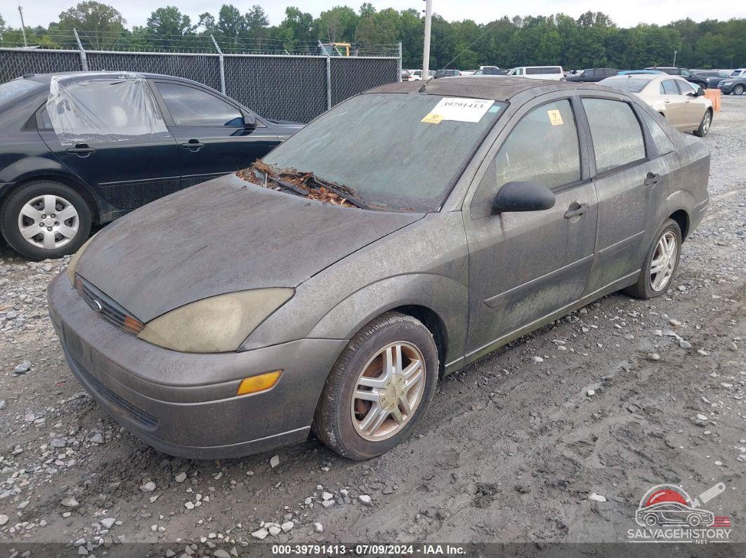 1FAFP38Z54W130147 2004 FORD FOCUS photo no. 2
