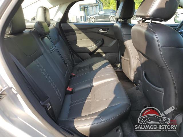 1FAHP3H22CL385561 2012 FORD FOCUS photo no. 10
