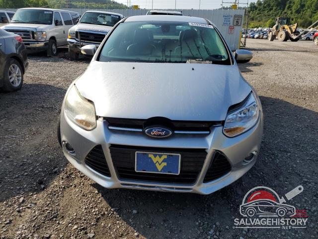 1FAHP3H22CL385561 2012 FORD FOCUS photo no. 5
