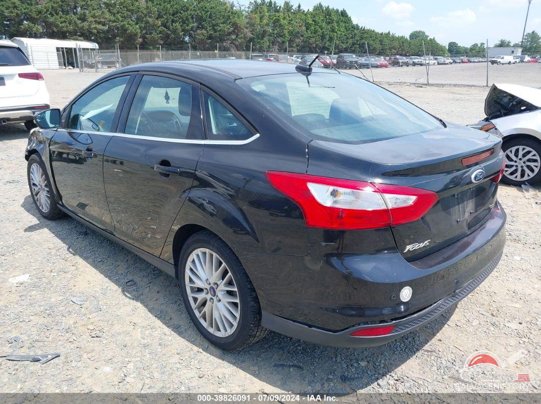 1FAHP3H28CL339782 2012 FORD FOCUS photo no. 3