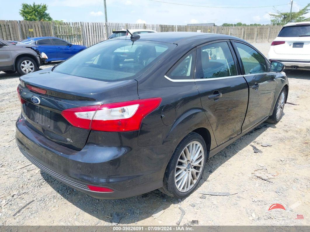 1FAHP3H28CL339782 2012 FORD FOCUS photo no. 4