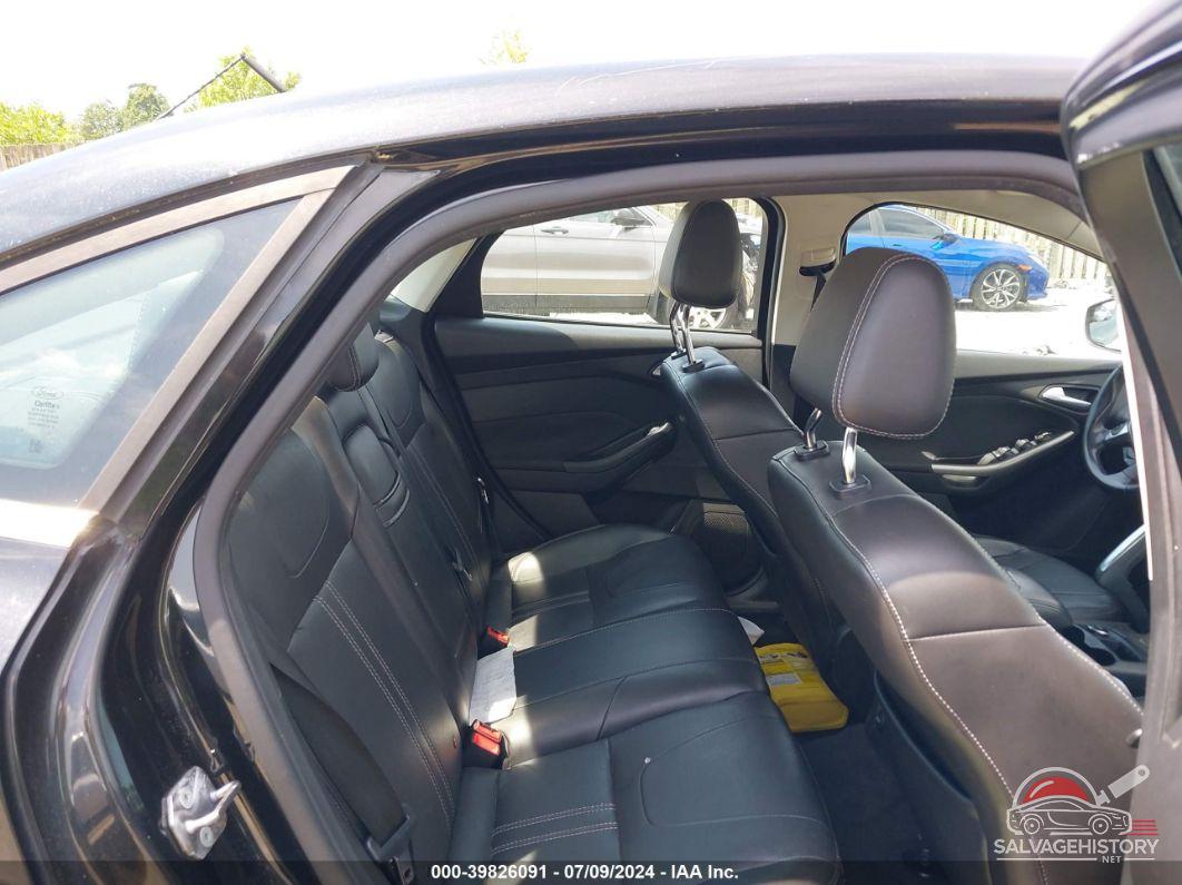 1FAHP3H28CL339782 2012 FORD FOCUS photo no. 8