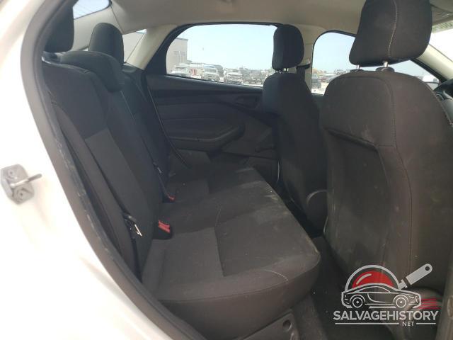 1FADP3E25FL274798 2015 FORD FOCUS photo no. 10