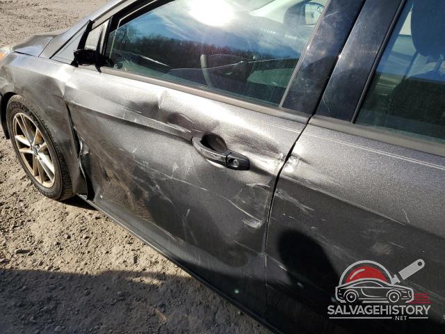 1FADP3K24FL244261 2015 FORD FOCUS photo no. 9