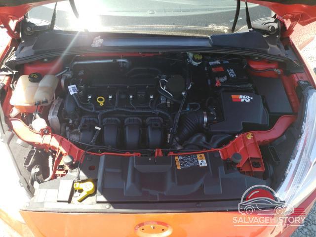 1FADP3K2XFL315303 2015 FORD FOCUS photo no. 11