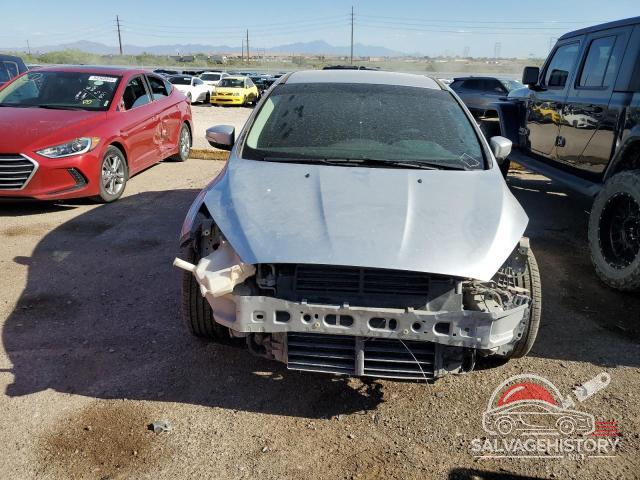 1FADP3K2XFL319996 2015 FORD FOCUS photo no. 5