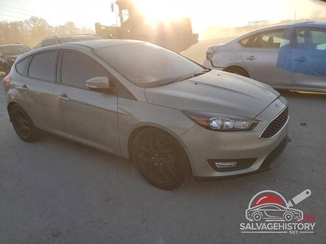 1FADP3K28GL220286 2016 FORD FOCUS photo no. 4